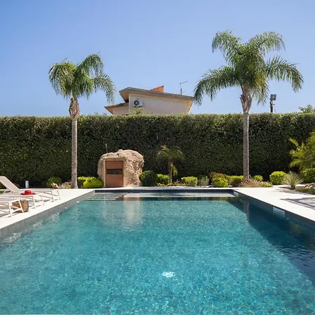 Meravigliosa A Vicino Al Mare וילה טראפטו