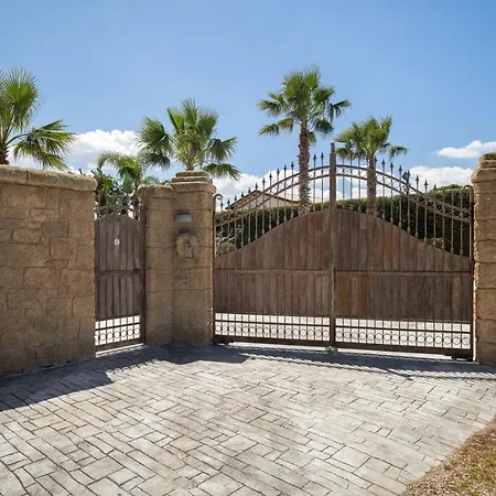 Meravigliosa A Vicino Al Mare וילה טראפטו